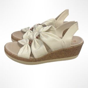 Bzees Cork‎ Wedge Sandals cream with bead embellishments size 11